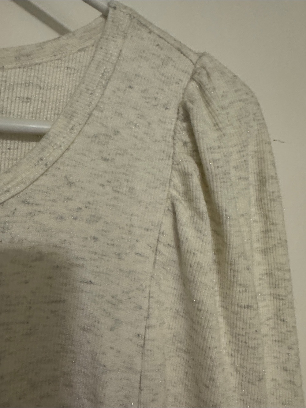 Splendid Ivory Heather Long Sleeve Scoop neck Top NWT - Picture 5 of 8